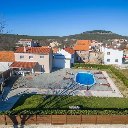 Villa Elm Sikovo