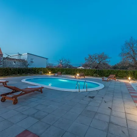 Villa Elm Sikovo